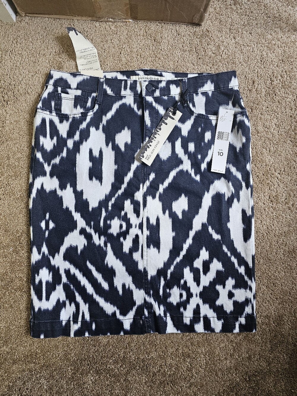 Jones New York Navy and White Ikat Pencil Skirt Size 10